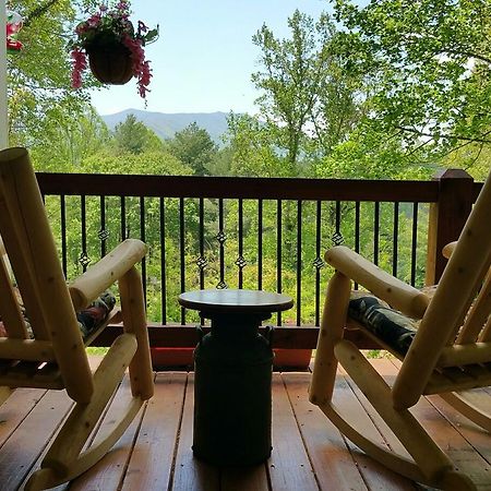 Almost Heaven Bed & Breakfast Waynesville Dış mekan fotoğraf