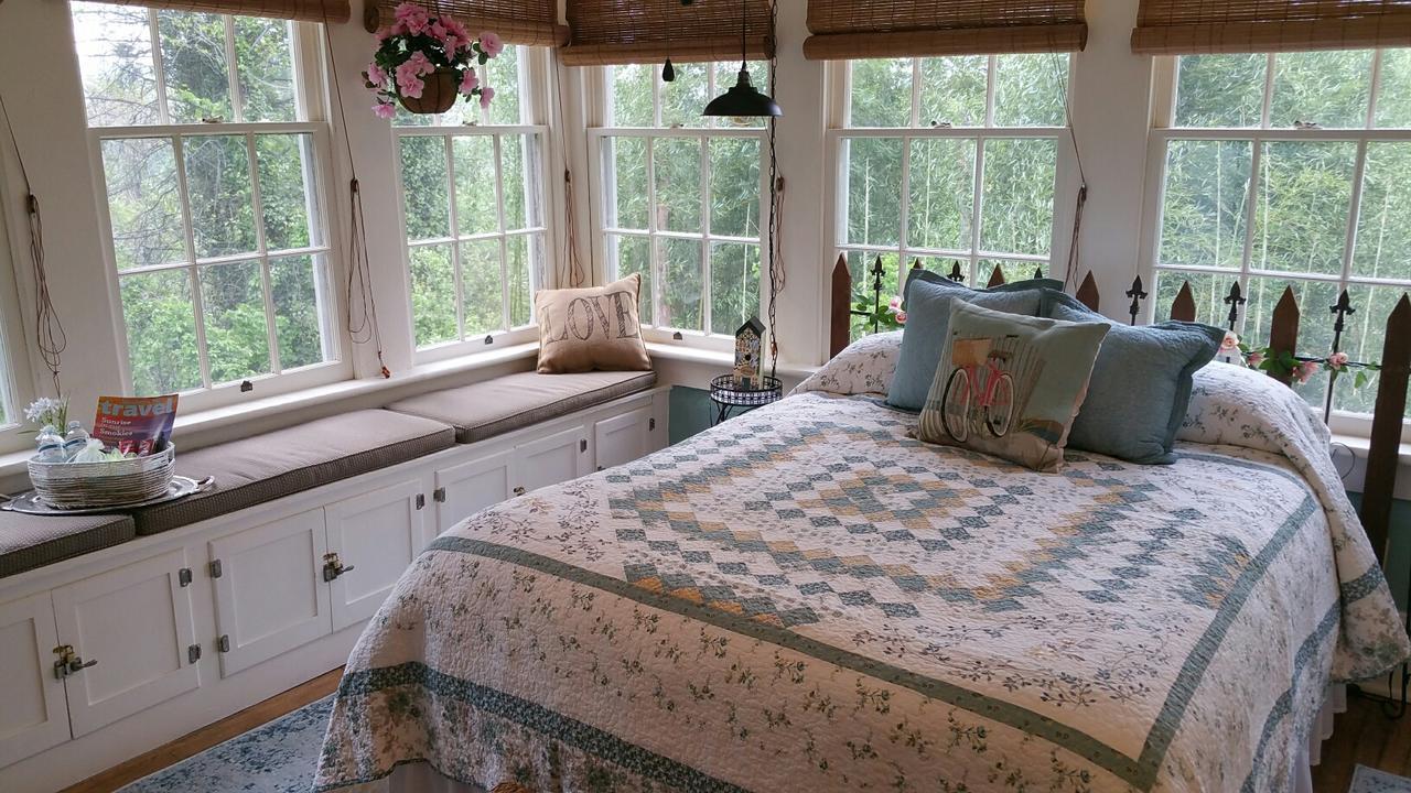 Almost Heaven Bed & Breakfast Waynesville Dış mekan fotoğraf